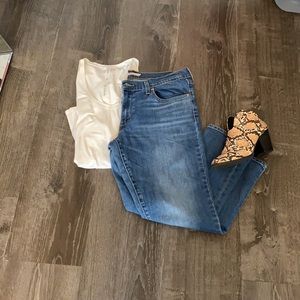 Levi’s Medium Wash Boyfriend Jeans size 30
